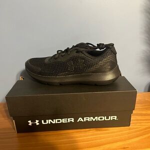 Under Armour - Size 7 - Black